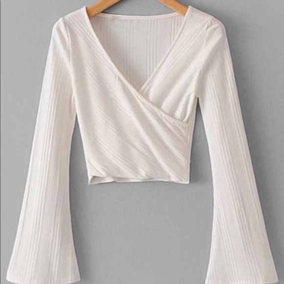 Tops - White long sleeved crop top with bell sleeves